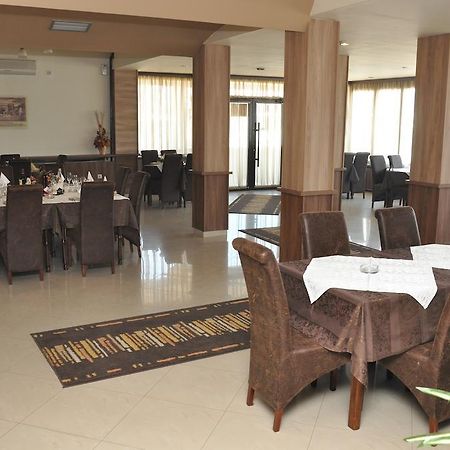 Hotel Extra Lion Md Ni レストラン 写真